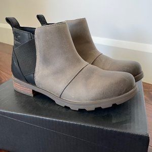 Sorel Emelie Chelsea Waterproof Ankle Boot Women's 8.5 - Quarry/Black